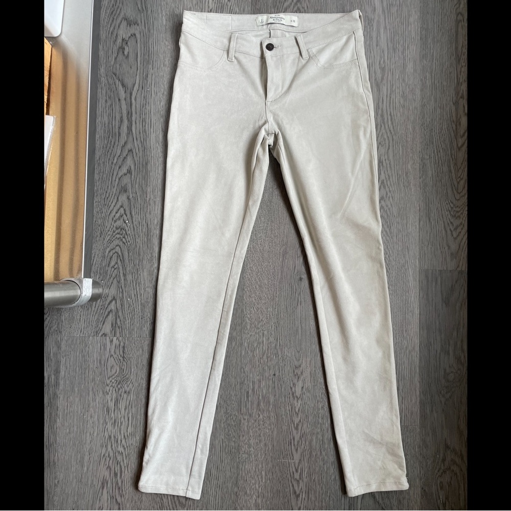 Abercrombie & Fitch 
Faux Suede 
Mid Rise Pants 
Beige 
Size 2